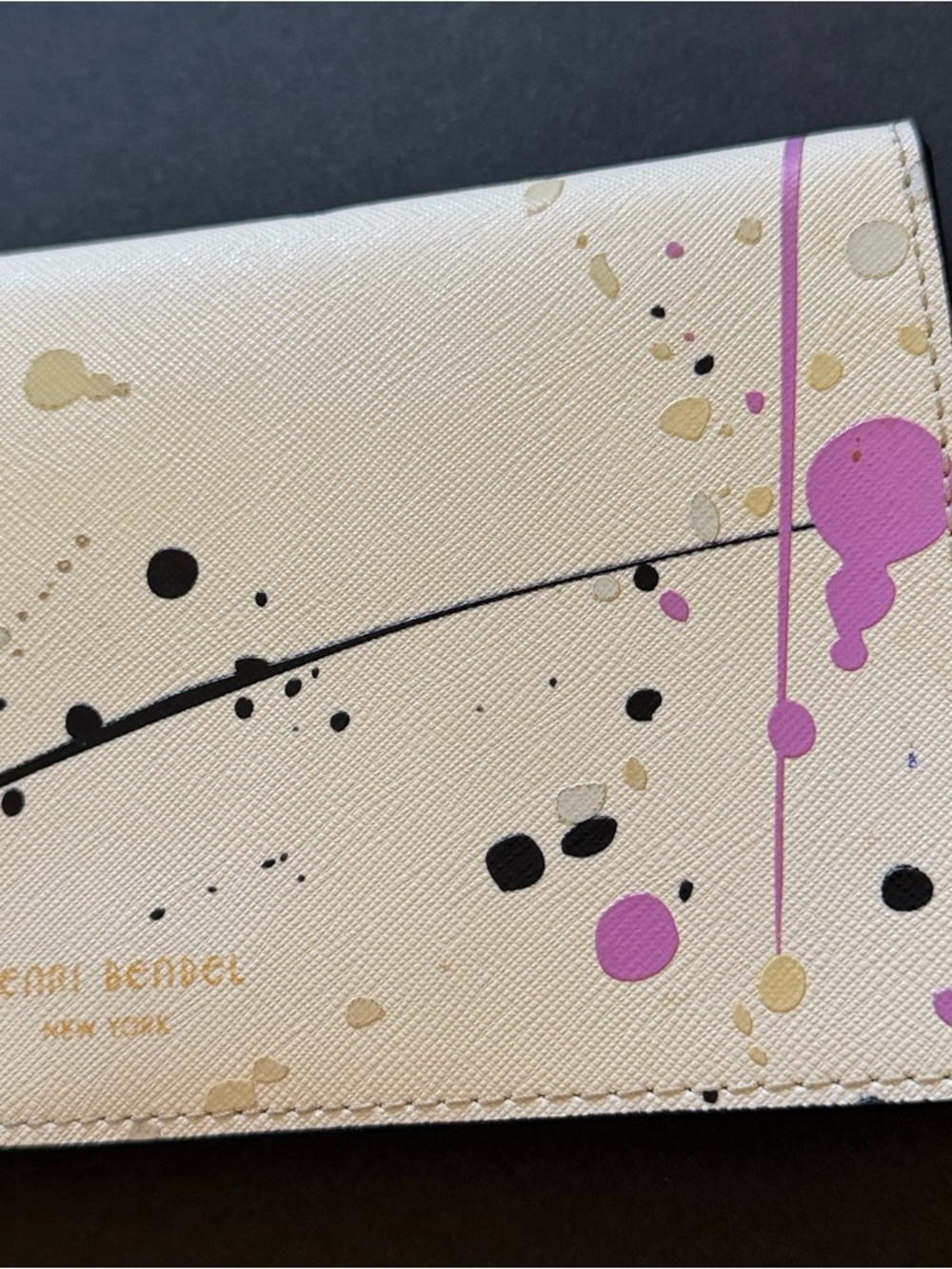 Henri Bendel West 57th Beige Splatter Paint Wallet Leather Zip Travel Slim - Picture 4 of 12
